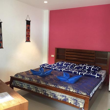 Dreams Guesthouse & Hostel Patong Esterno foto