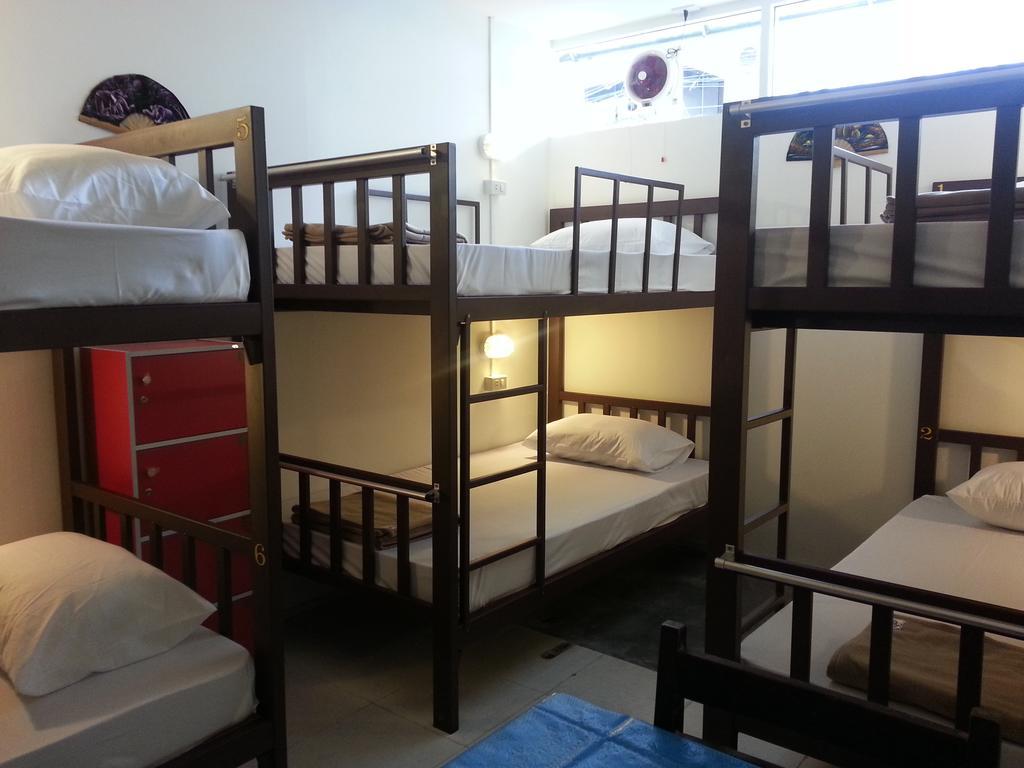 Dreams Guesthouse & Hostel Patong Esterno foto