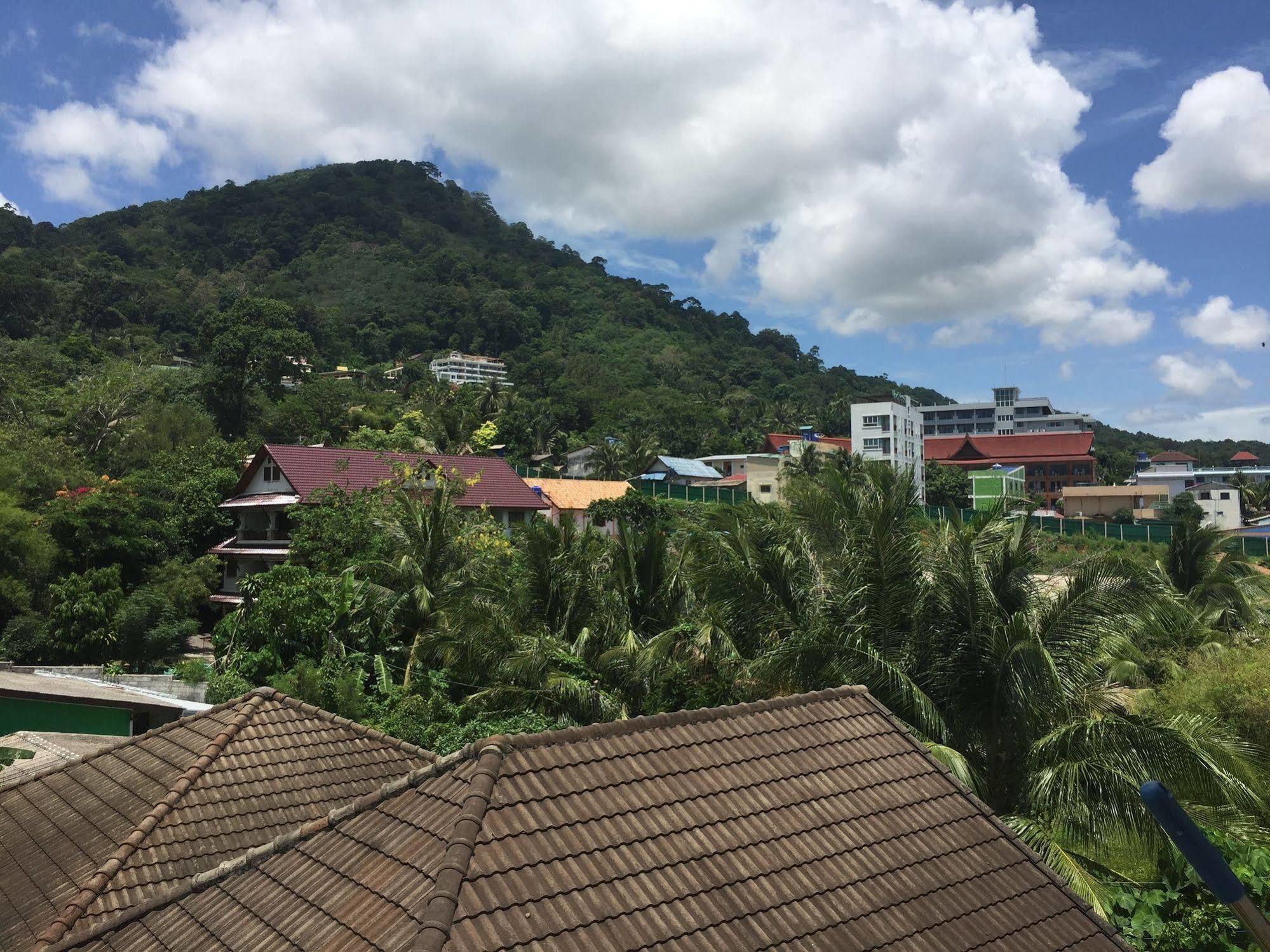 Dreams Guesthouse & Hostel Patong Esterno foto