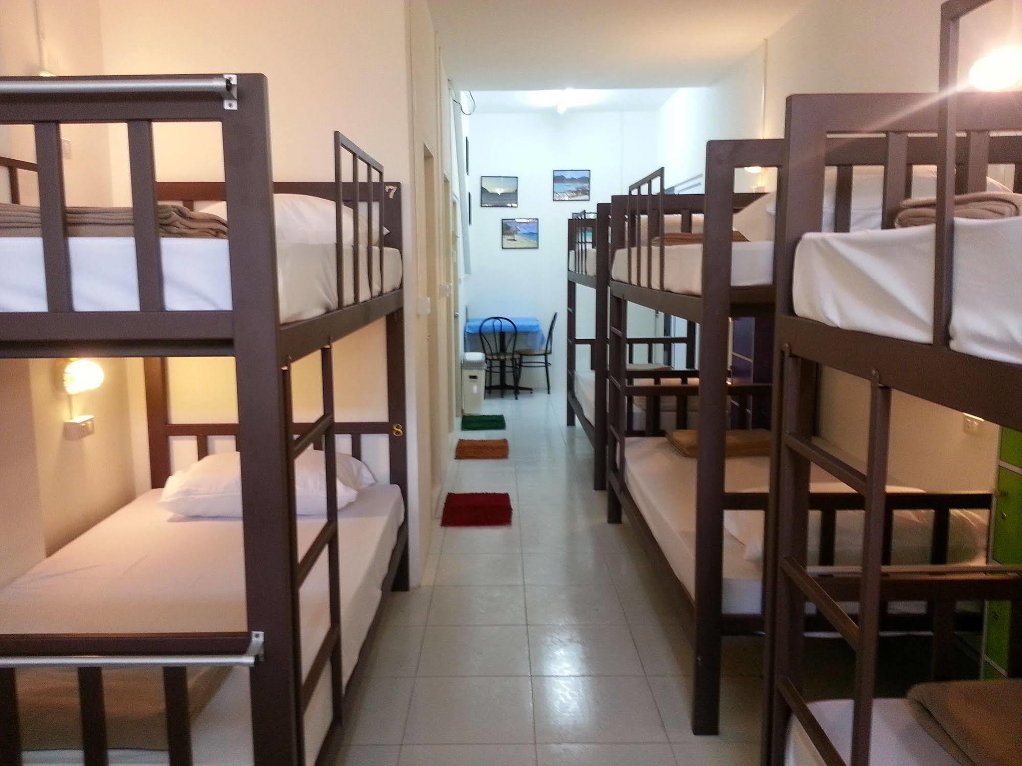 Dreams Guesthouse & Hostel Patong Esterno foto